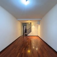Venta Triplex 4 ambientes con Cochera y Jardin