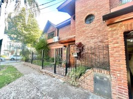 Excelente Casa Dos Planta Con Parque Y Pileta
