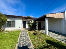 5-room house for sale with patio, parking, garage in Pacheco