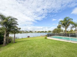 House for Sale at La Laguna in Villanueva San Benito