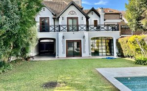 Olivos House Rental, 4 Bedrooms, Pool, Sauna