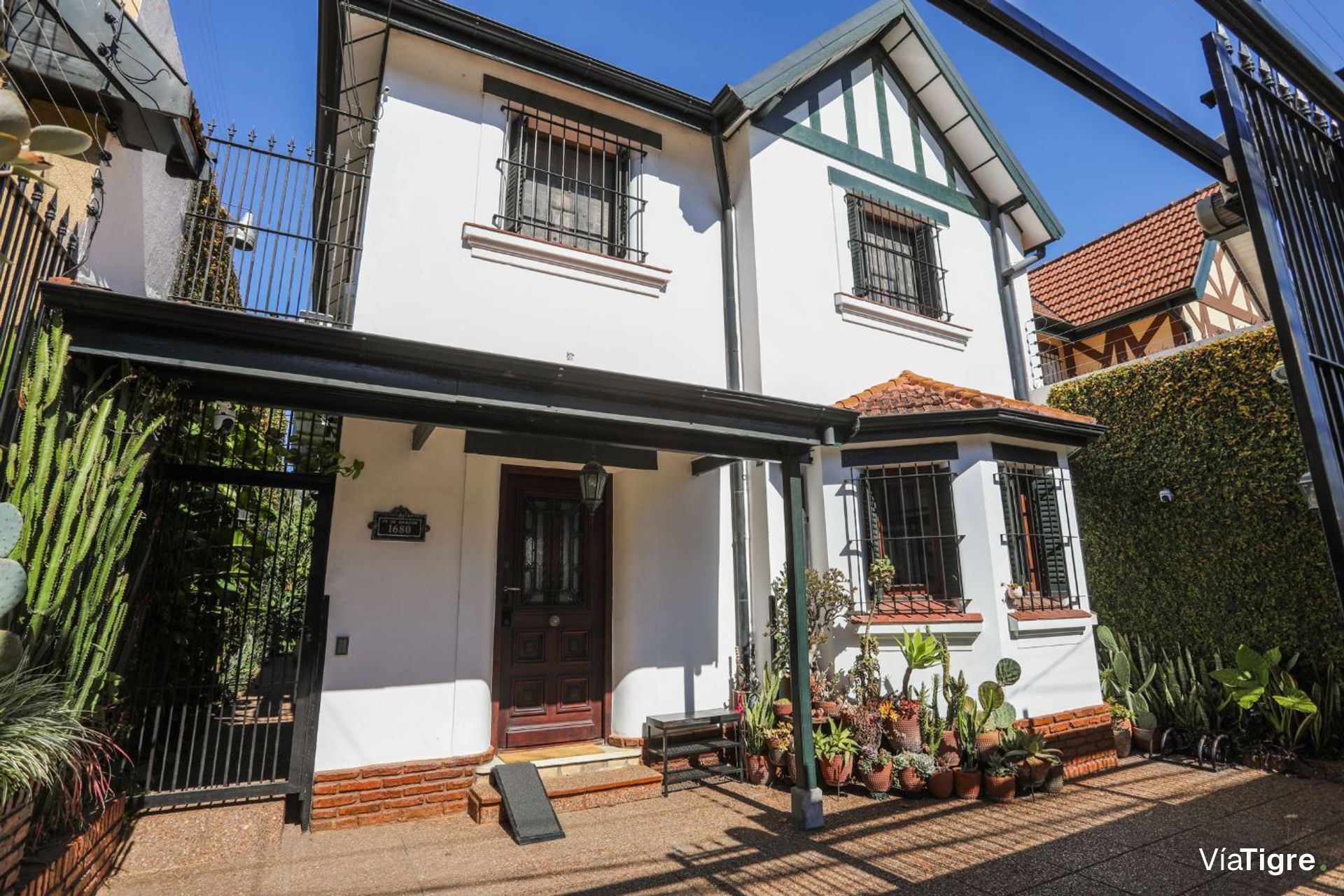 Venta Casa De Revista Olivos Totalmente Equipada