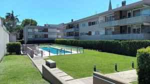 2-room Florida Apartment Credit Amenities