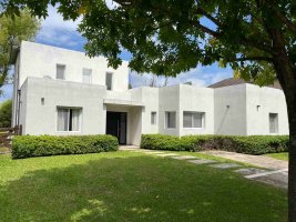 House for sale, 4 bedrooms, pool, Tigre – Apartment, credit available, impeccable