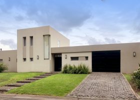House for Sale, Santa Clara Villanueva Neighborhood