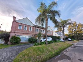 7-Room House with Pool on the Hill, Don Torcuato