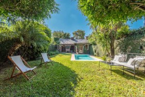 Venta De Dos Cocheras Descubiertas San Isidro