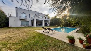 4 Bedroom House for Rent – Greenlands Neighborhood, Good View