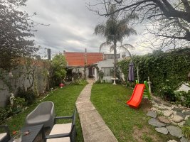 House for Sale, Albanueva Neighborhood, 8 Rooms, by Tigre River
