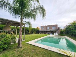 Apartment for Sale: 3 Rooms with Front Balcony