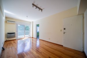 Annual Rental Apartment 2 rooms with garage Vía López