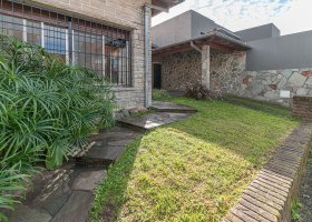 Chalet 4 ambientes con jardín en Olivos Golf