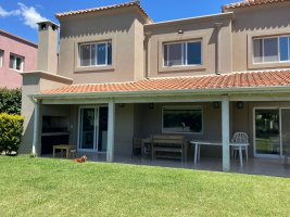 Casa alquiler verano La Comarca 5 ambientes