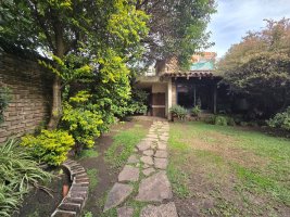 Casa 4 Dormitorios Con Jardin Y Cochera En Olivos