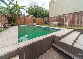 Casa De 2 Plantas Con Parque Y Pileta