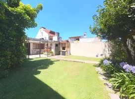 Casa 4 Amb En Venta En Florida Con Jardin Y Garaje