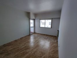 Rental 4-room renovated apartment with garage