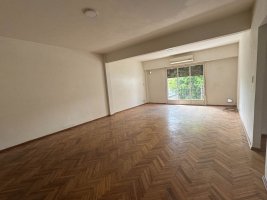For Sale: 3-room apartment with balcony, excellent location