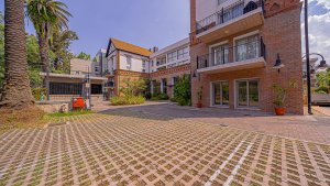 Venta Depto 4 Ambientes Pileta Cochera Gimnasio