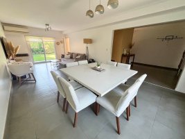 Venta Casa 4 Ambientes Martínez Jardín Parrilla