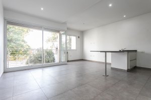 Apartment for rent, 3 rooms with garage and balcony – Florida O.