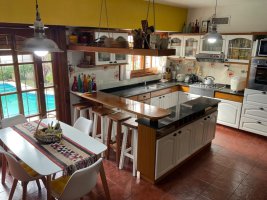 VENTA Casa 4 amb c/pileta y cochera ACEPTA PERMUTA