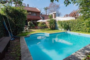 VENTA Casa familiar con jardín y pileta – Vicente