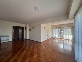 Depto venta 4 amb + dep. de servicio Martinez