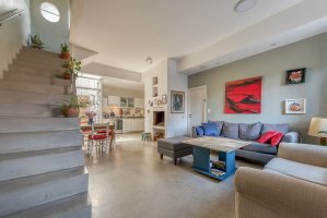 FOR RENT House 2?bedroom Terrace + shop or extra room