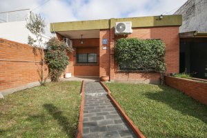 Venta lote 2 casas de 4 amb + quincho y cochera
