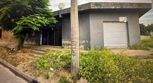 Casa A Refaccionar Con Local En Esquina