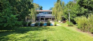Moderna Casa de Diseño en Don Torcuato Lote 1000m