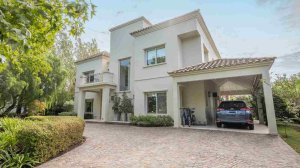 VENTA CASA AL LAGO EN LA ISLA, NORDELTA - 501 m²