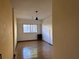 Venta Dpto 2 Amb Pb Patio Cochera Cub Olivos