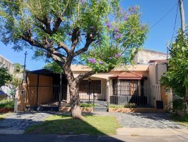 Alquiler casa en Gral. Pacheco con jardín y pileta