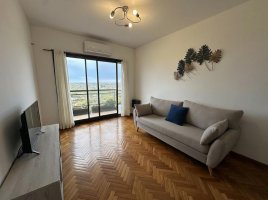 3 ambientes con balcón en complejo Riverside Tigre