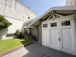 Casa 4 Amb Olivos Cochera Jardin Parrilla Permuta