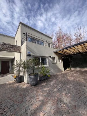 House, 7 rooms, with pool, private neighborhood, Sta Maria, Tigre