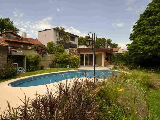 House for Sale – Suitable for Multifamily Development in Olivos