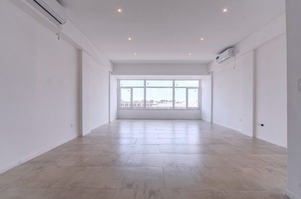 Studio Apartment for Sale suitable for professional use 52m2 with fixed parking