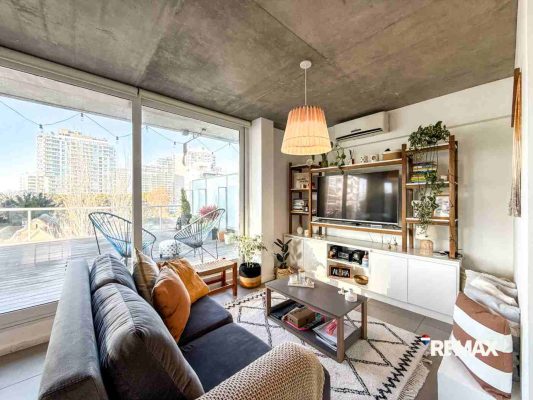 3-Room Apartment with Terrace in Olivos