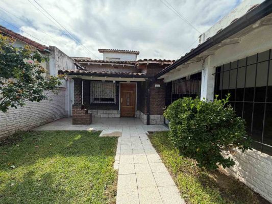 House For Sale 5 Rooms In Vicente Lopez Parking