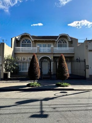 Venta Casa 5 Amb. Olivos, Impecable!